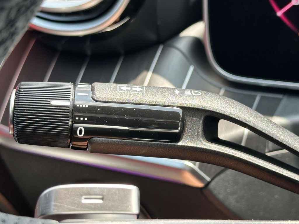 Thumbnail: 2025 Mercedes-Benz C-Class - 15