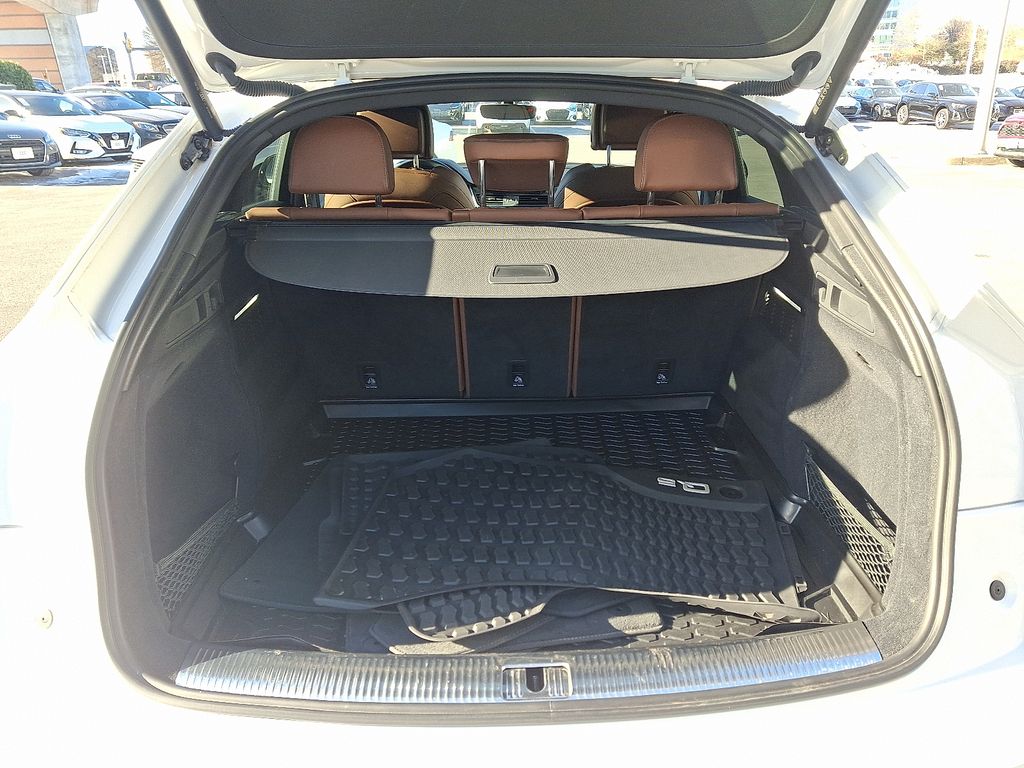 Thumbnail: 2022 Audi Q5 - 27