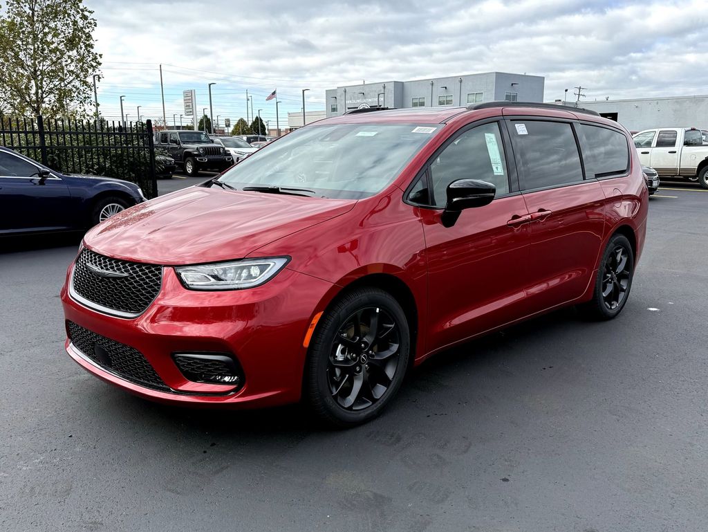 View vehicle photo 3