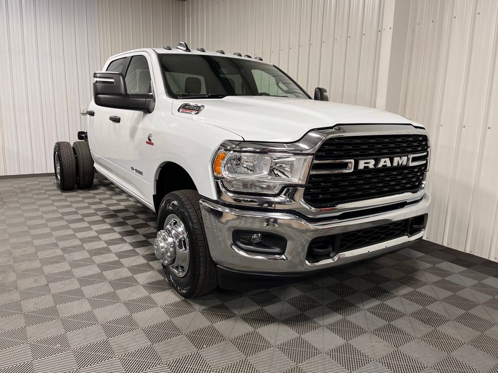 2024 Ram 3500 SLT 