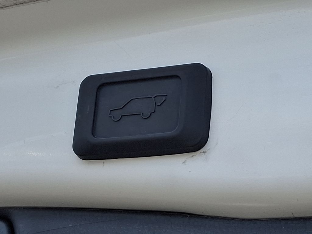 2022 Toyota RAV4 XLE Premium 31