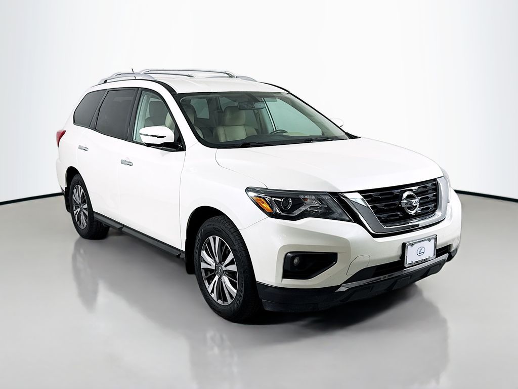 Thumbnail: 2017 Nissan Pathfinder - 3