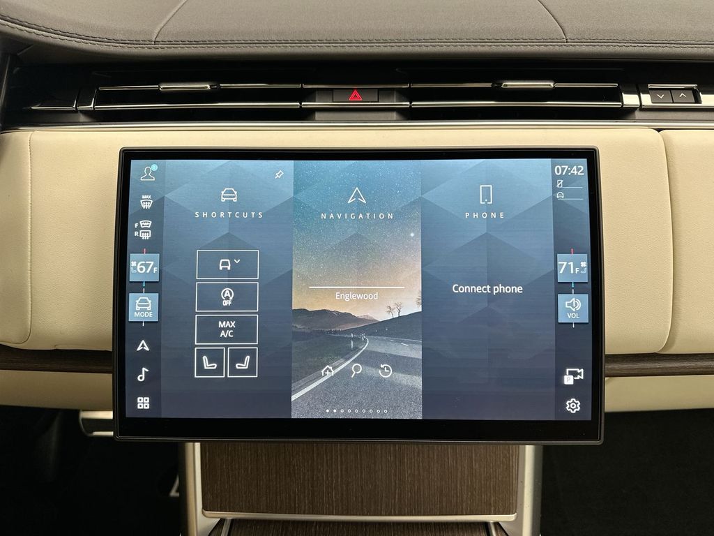 Thumbnail: 2025 Land Rover Range Rover - 13