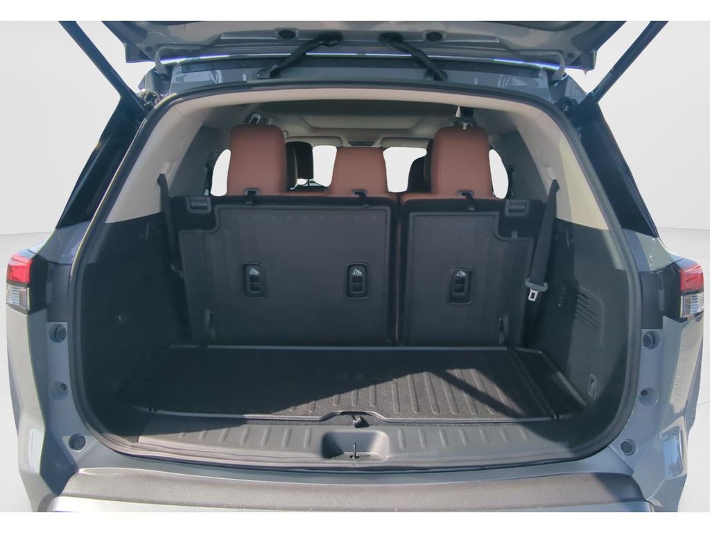 New 2026 Boulder Gray Pearl Nissan Platinum image 9