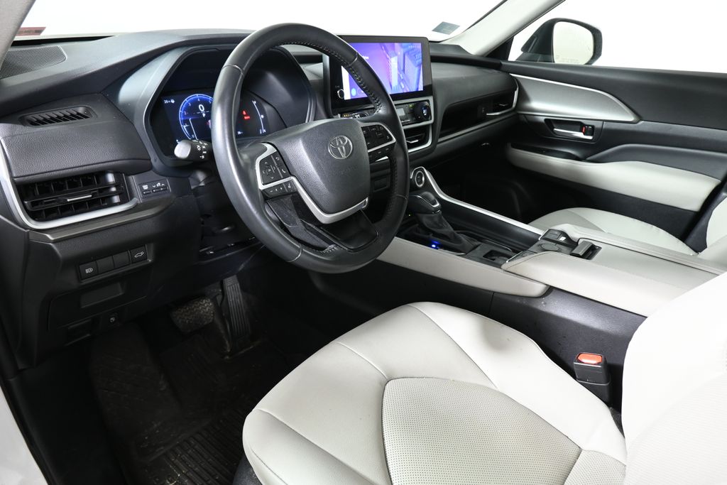 Thumbnail: 2024 Toyota Grand Highlander - 4