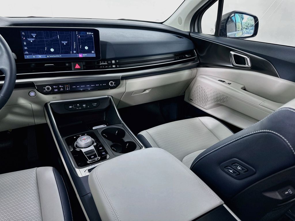 Thumbnail: 2026 Kia Carnival - 24