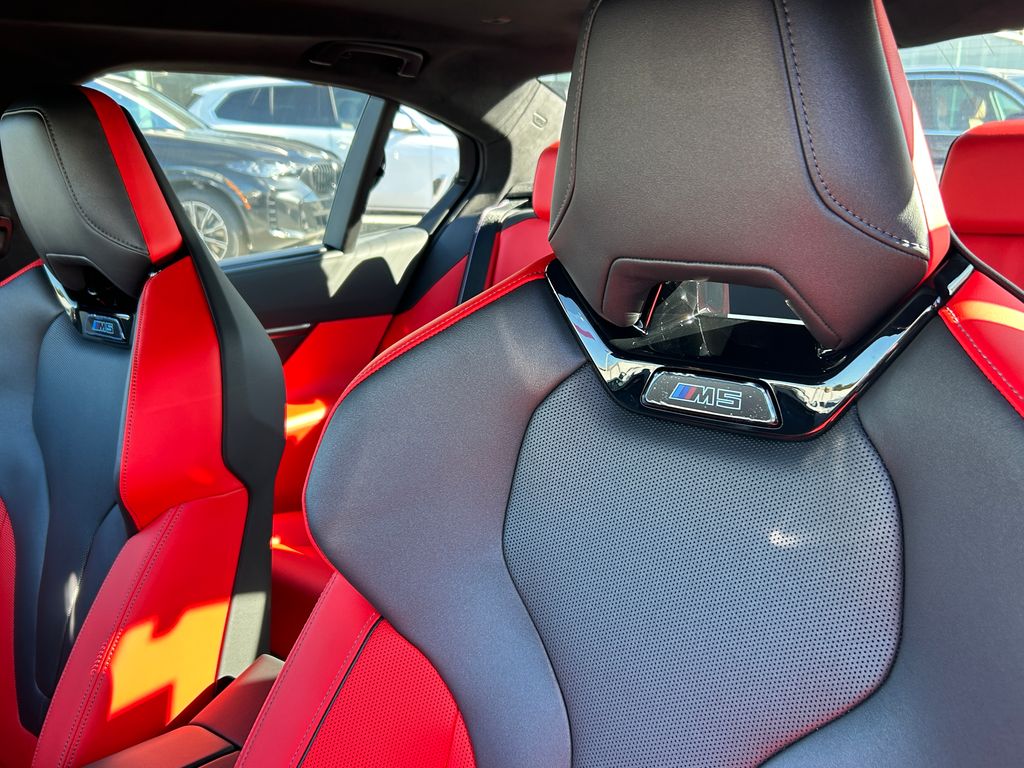 Thumbnail: 2026 BMW M5 - 14