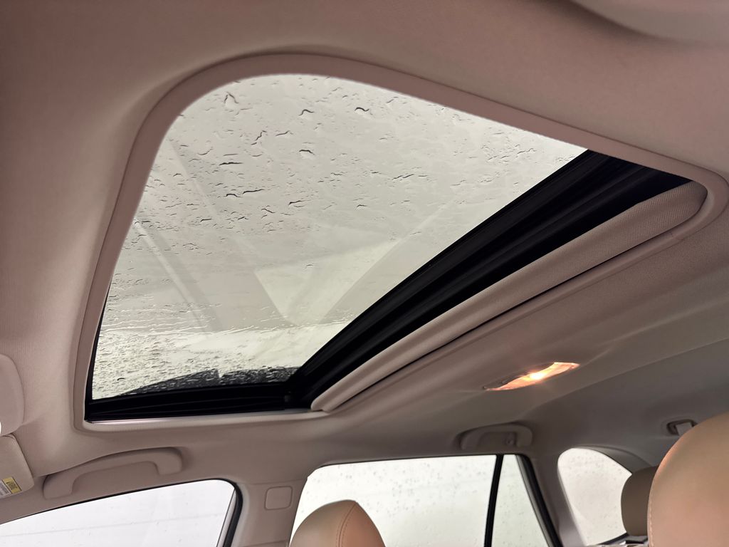 Used 2017 White Subaru 2.5i image 11