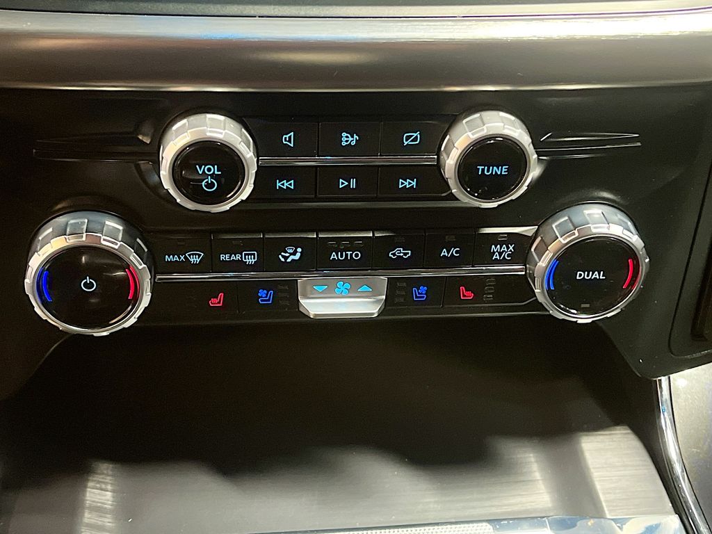 Used 2023 Black Ford Lariat image 16