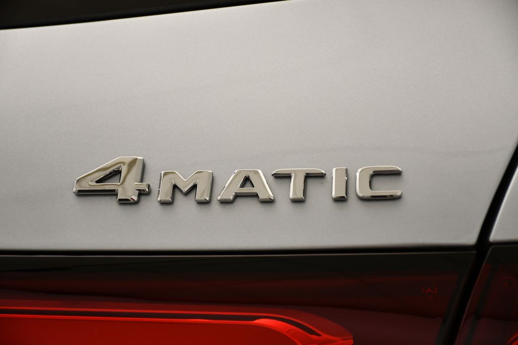 2025 Mercedes-Benz GLC 350 10