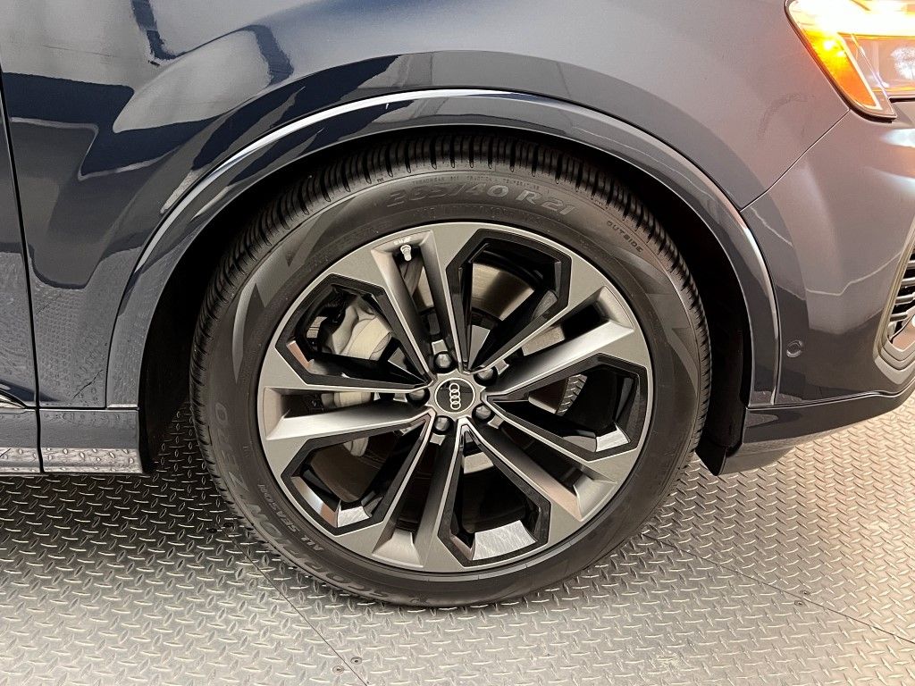 Thumbnail: 2025 Audi Q7 - 13