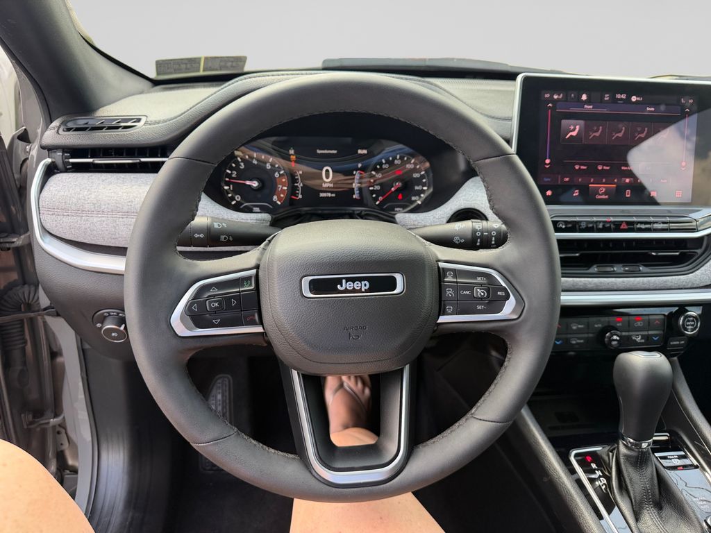 2023 Jeep Compass Latitude Lux Gray at South Hills CDJR