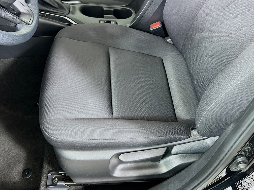 2023 Toyota Corolla LE 19