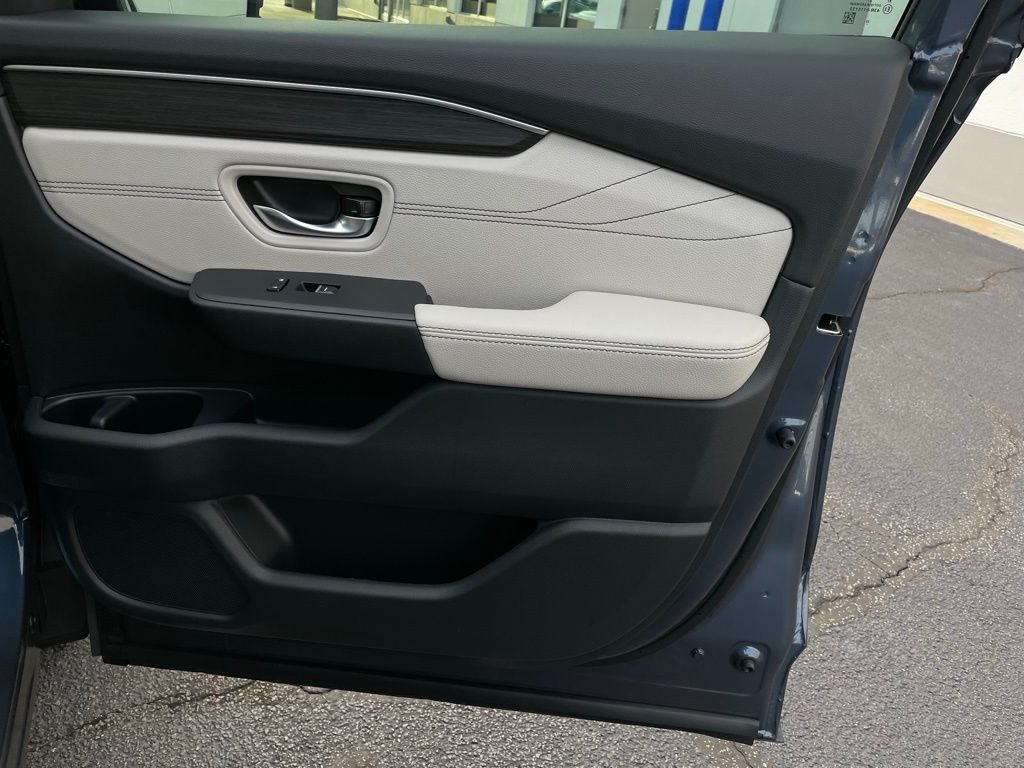 Thumbnail: 2026 Honda Pilot - 32