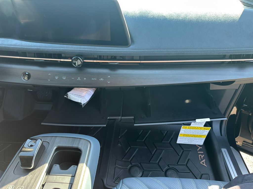 2025 Nissan Ariya PLATINUM+ e-4ORCE