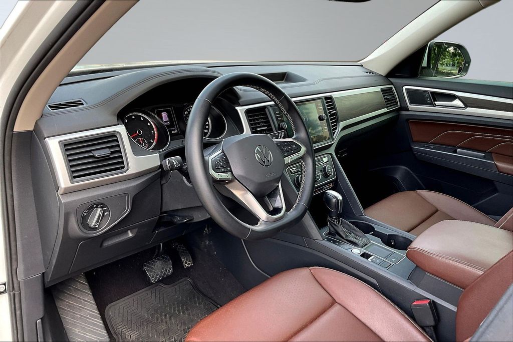 2021 Volkswagen Atlas 3.6L V6 SE w/Technology White at DeMontrond Auto Country
