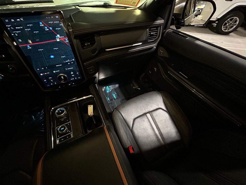 Used 2023 Agate Black Metallic Ford Platinum image 11