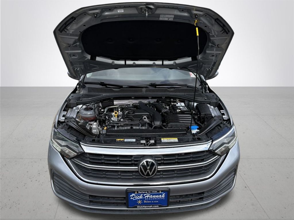 2022 Volkswagen Jetta 1.5T SE