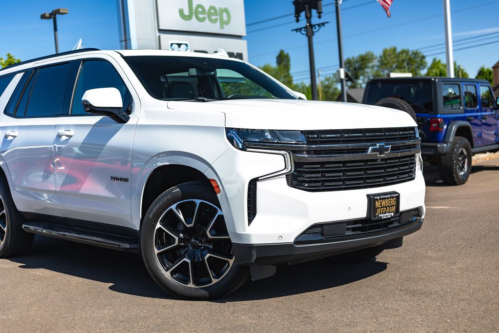 2022 Chevrolet Tahoe RST thumbnail 3