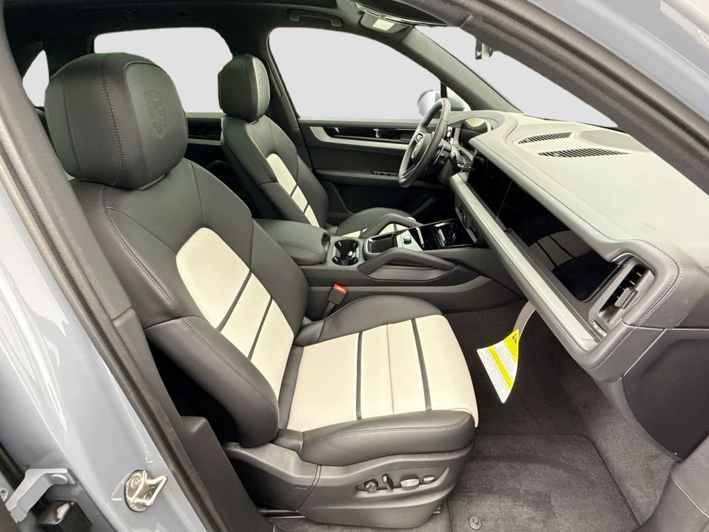 Thumbnail: 2026 Porsche Cayenne - 22