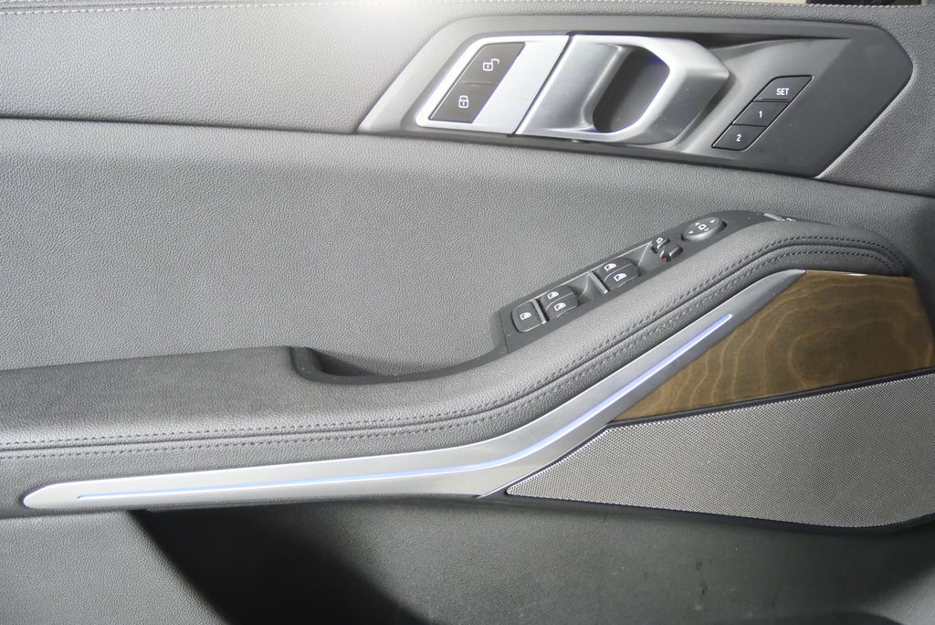 Thumbnail: 2021 BMW X5 - 9