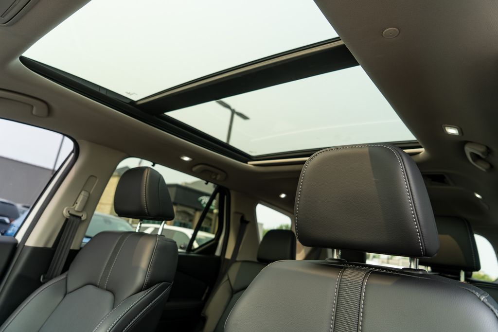 2024 Platinum White Pearl Honda Pilot Touring AWD SUV