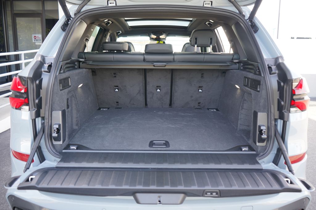 Thumbnail: 2026 BMW X5 - 21