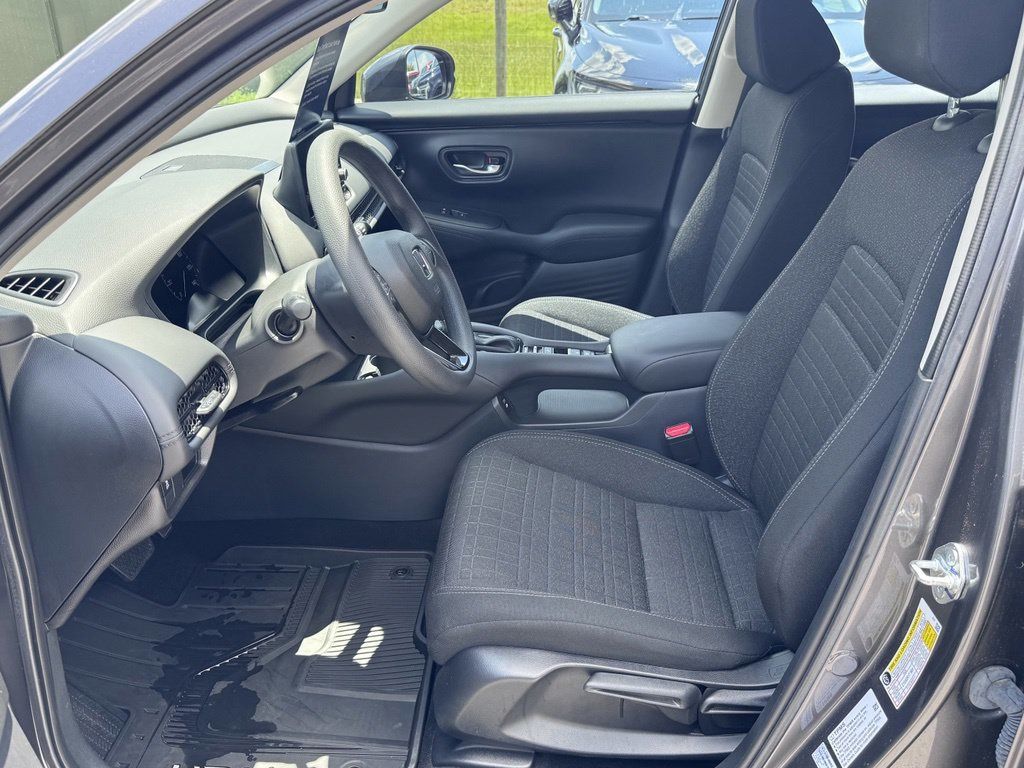 2025 Honda HR-V LX
