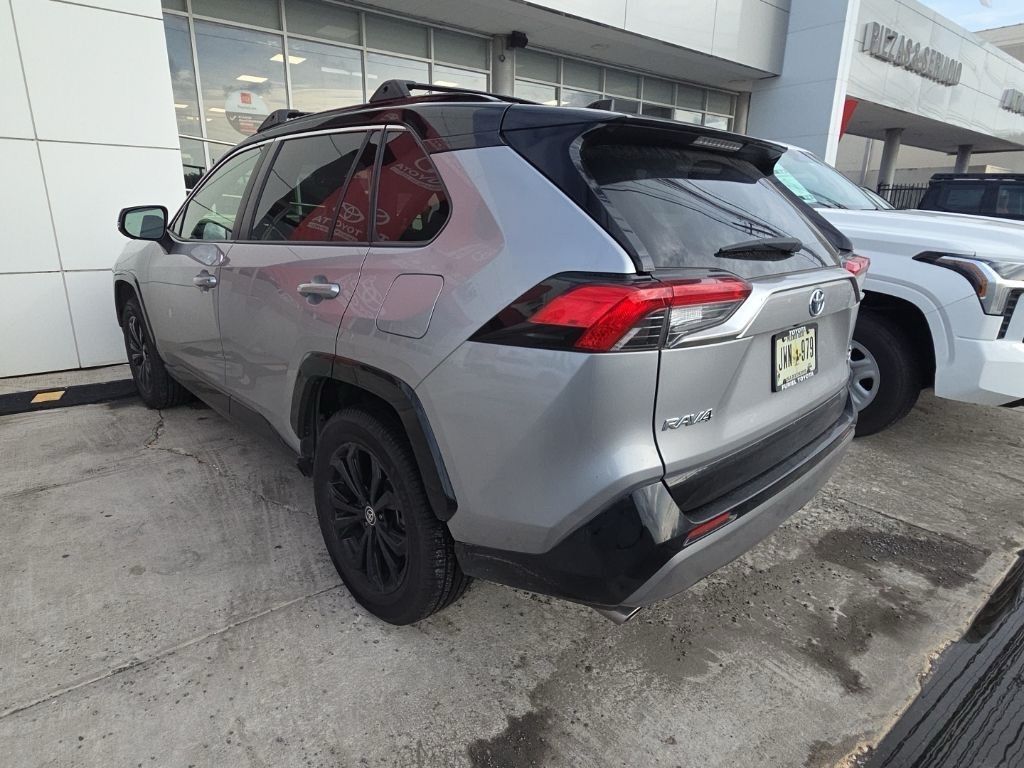 Thumbnail: 2022 Toyota RAV4 - 3
