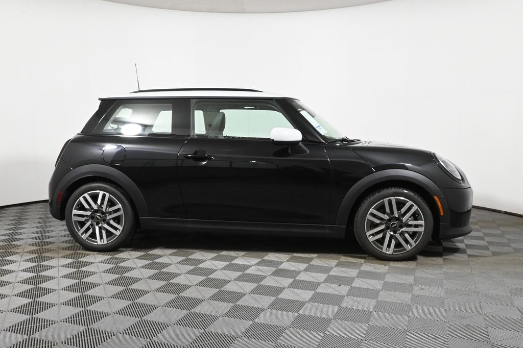 2025 MINI Cooper S 8