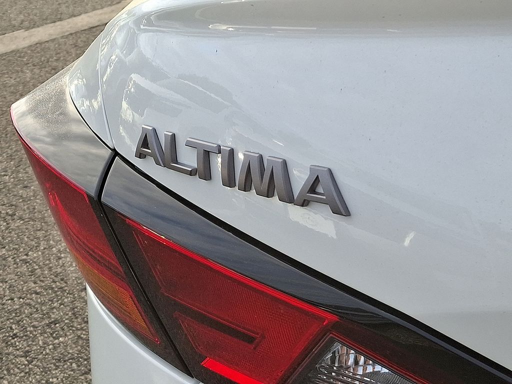 Thumbnail: 2025 Nissan Altima - 10