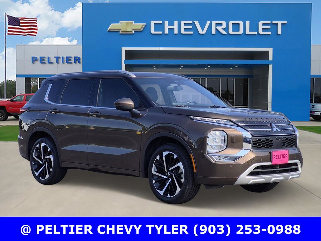 Deep Bronze Metallic 2022 Mitsubishi Outlander SEL S-AWC SUV / Crossover All-Wheel Drive Continuously Variable Transmission