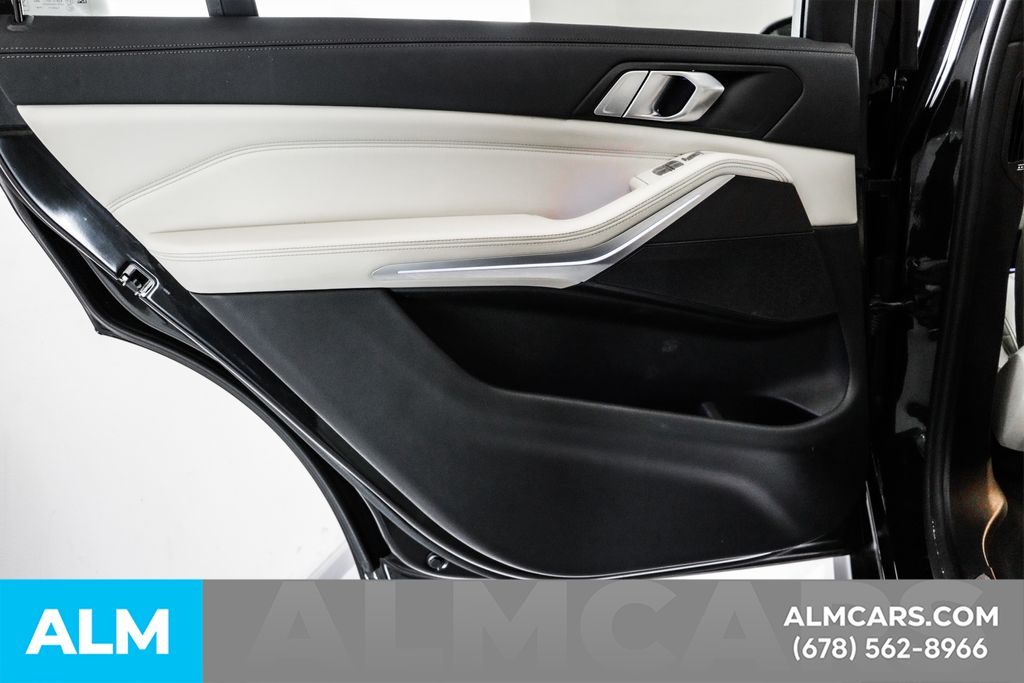 Used 2022 Black BMW xDrive40i image 57