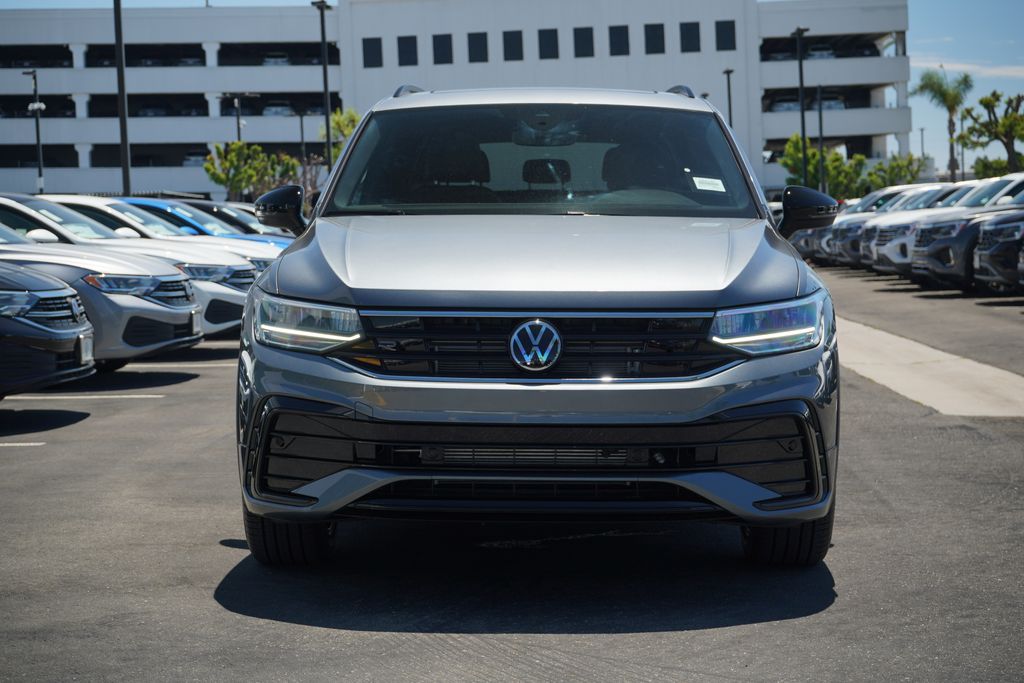 2024 Volkswagen Tiguan SE R-Line Black 5