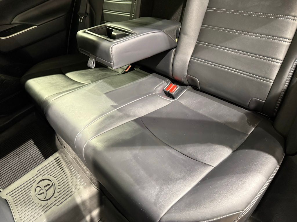 Thumbnail: 2019 Toyota RAV4 - 21