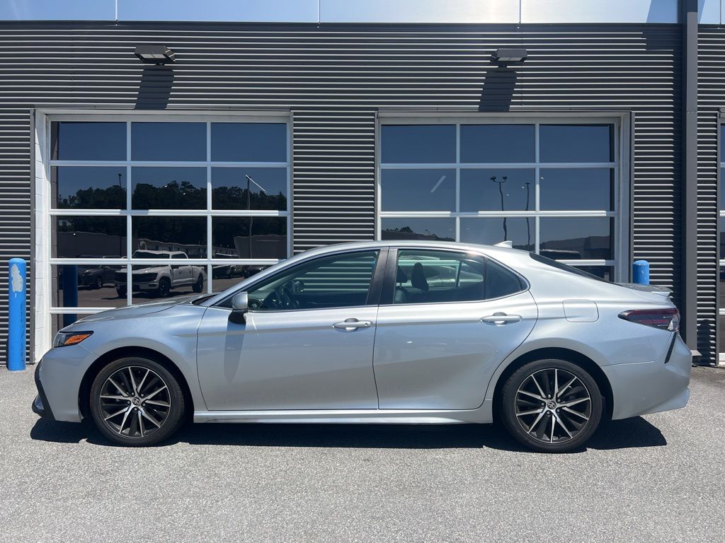 2024 Celestial Silver Metallic Toyota Camry SE FWD Sedan