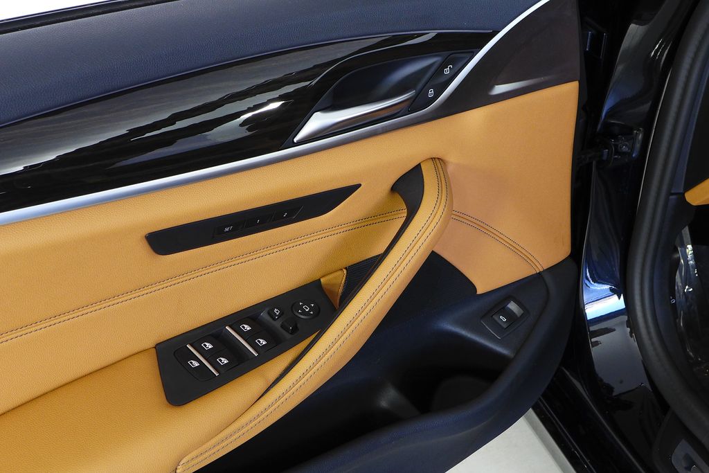 Thumbnail: 2023 BMW 5 Series - 12