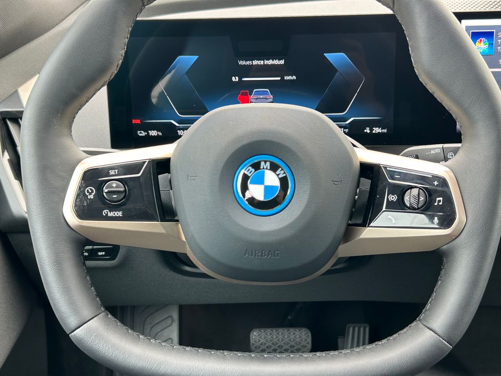 2025 BMW iX xDrive50 19