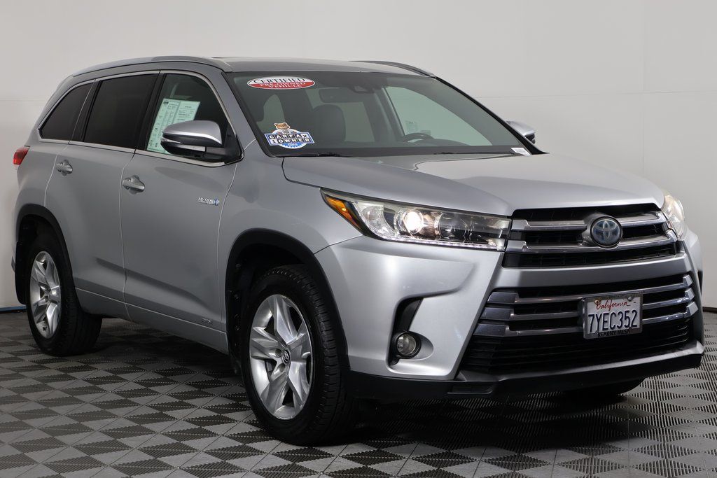 Thumbnail: 2017 Toyota Highlander - 3