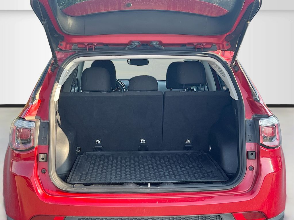 Used 2018 Red Jeep Sport image 25