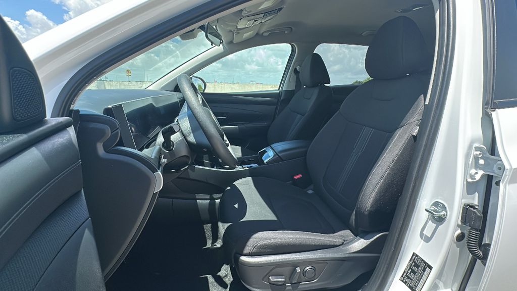 2025 Hyundai Tucson SEL White at Baytown Hyundai