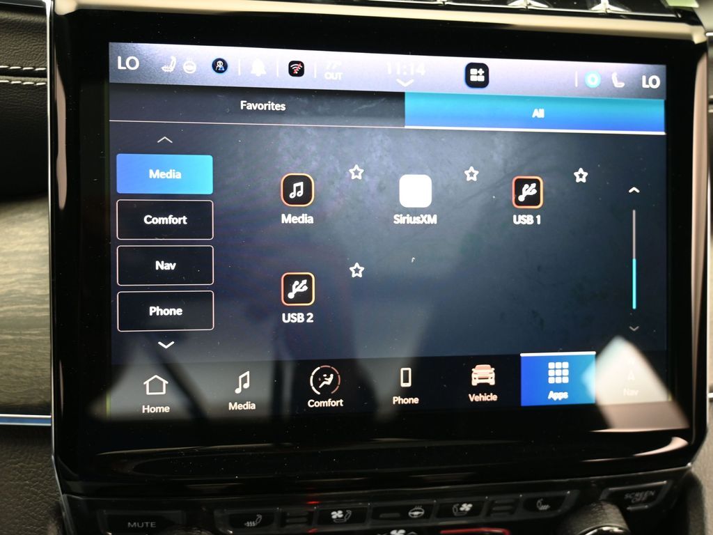 New 2025 Diamond Black Crystal Pearlcoat Jeep Overland image 14