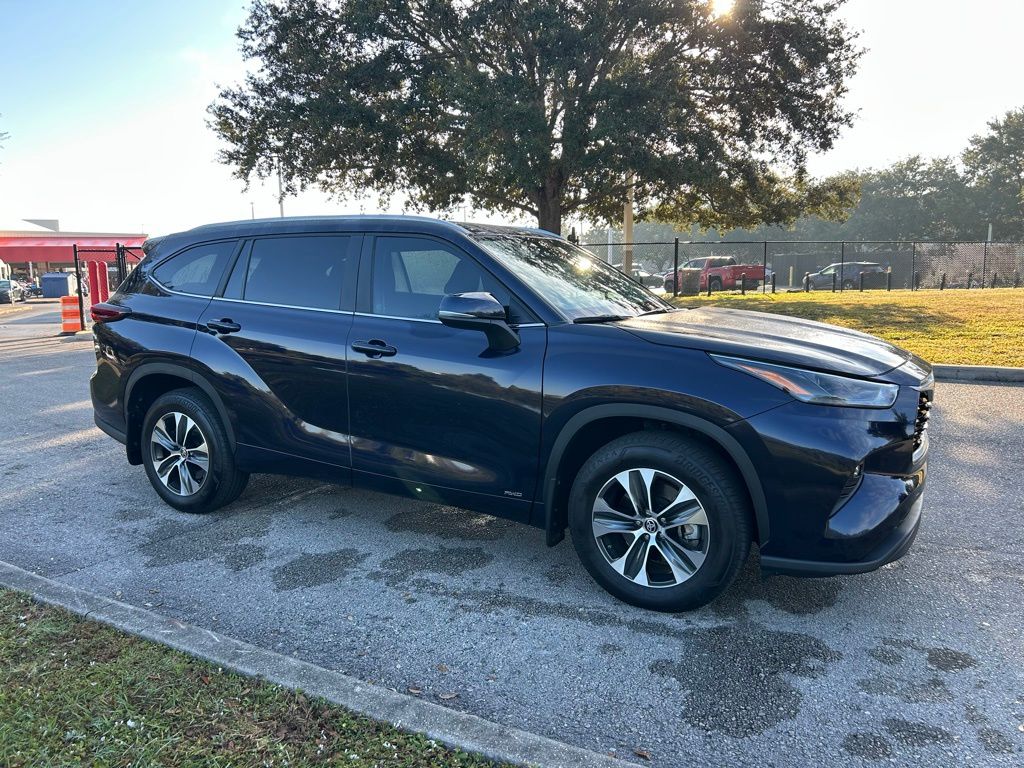 Thumbnail: 2025 Toyota Highlander - 7