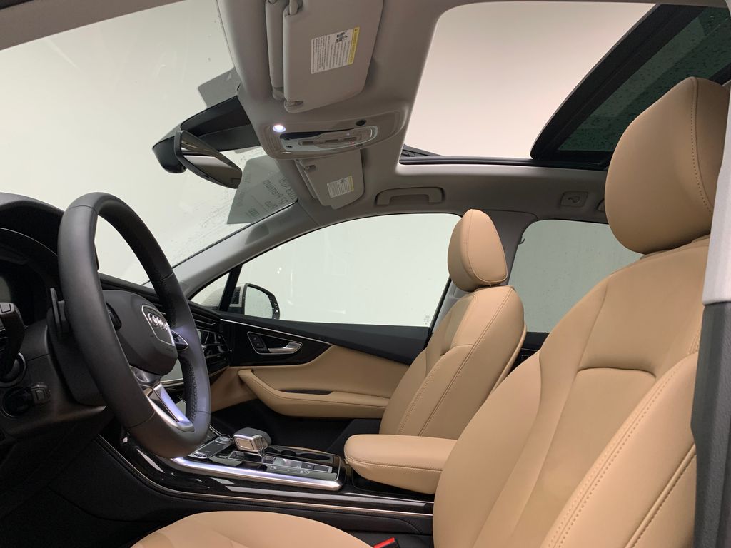 Thumbnail: 2023 Audi Q7 - 26