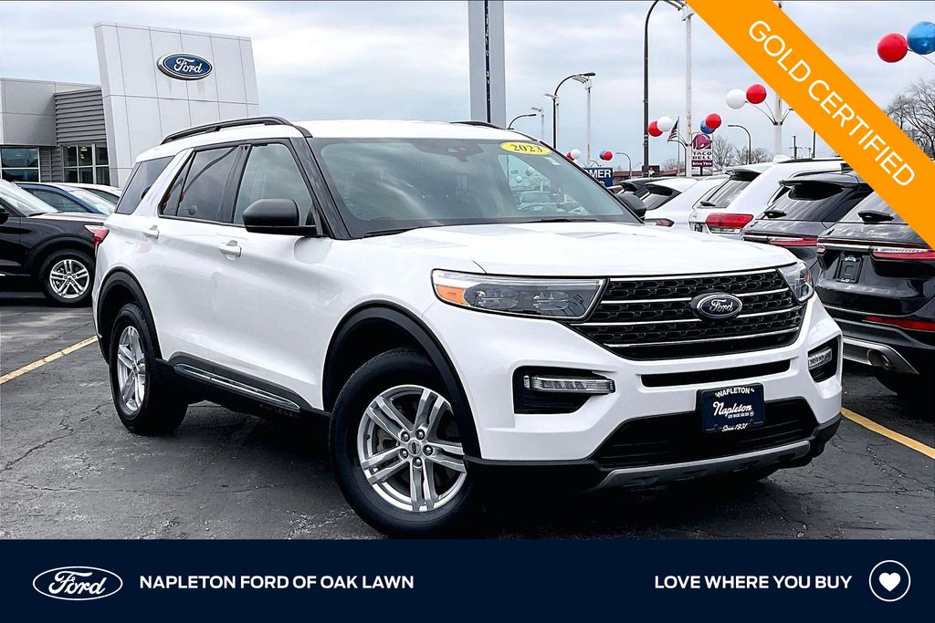 Star White Metallic Tri-Coat 2023 Ford Explorer XLT AWD SUV / Crossover All-Wheel Drive Automatic