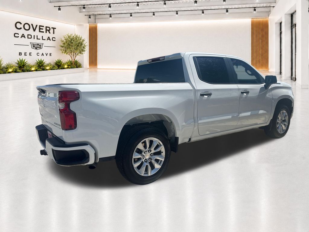 Used 2024 White Chevrolet Custom image 13