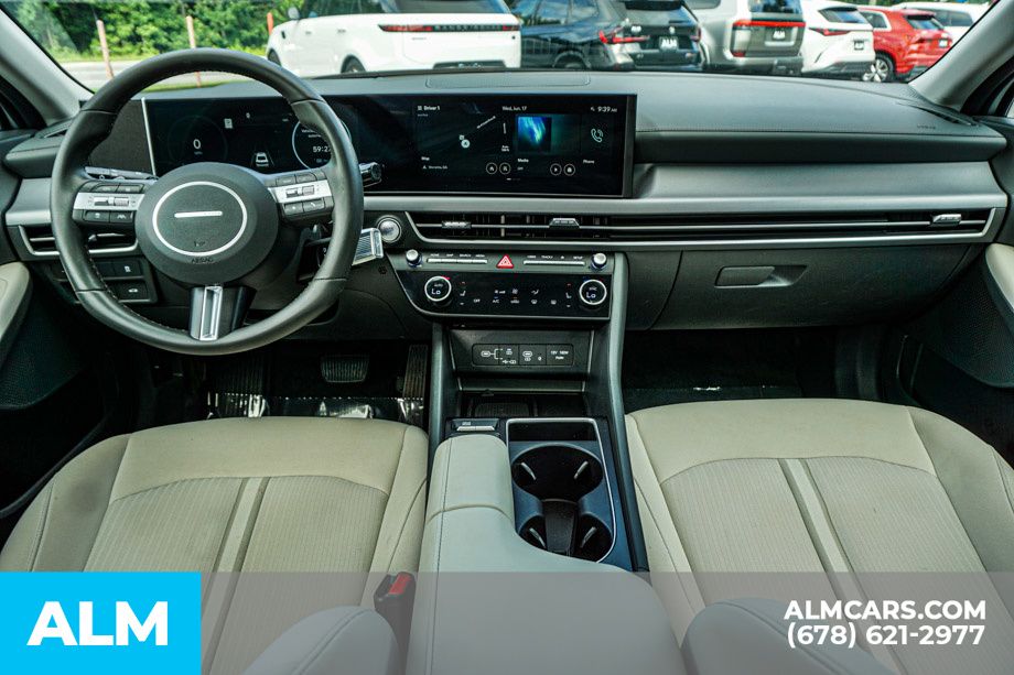 Used 2024 Silver Hyundai SEL image 25