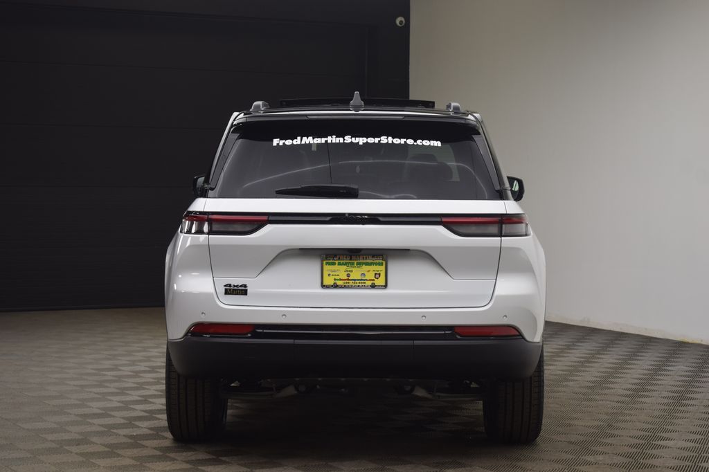 new 2025 Jeep Grand Cherokee car, priced at $50,186