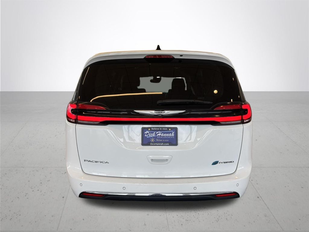 2023 Chrysler Pacifica Hybrid Touring L