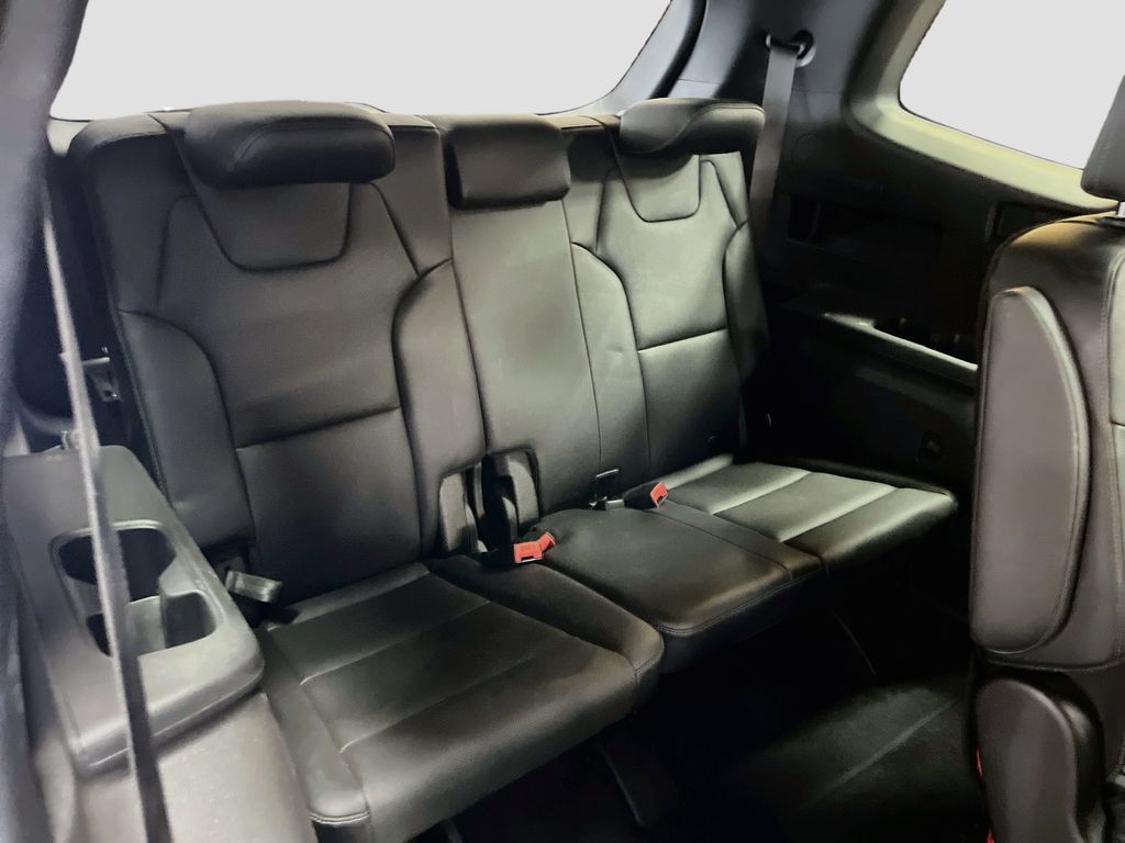 Used 2024 Green Kia EX X-Line image 28